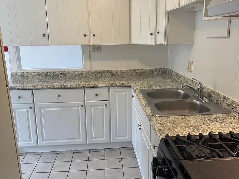 1402 Cosgrove St — Photo 17