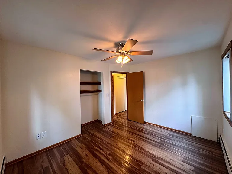400 6th Ave SE #12 — Photo 8