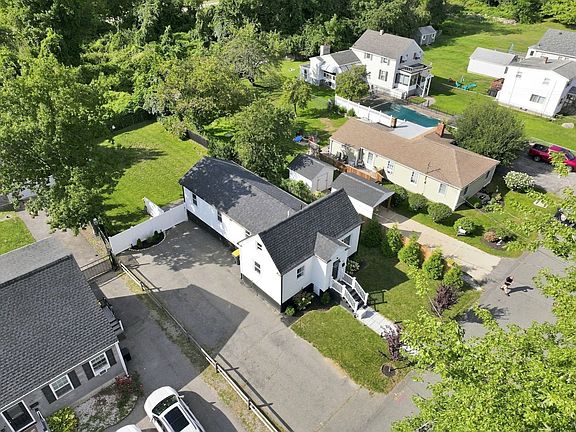 3rd image of 47 Perkins St