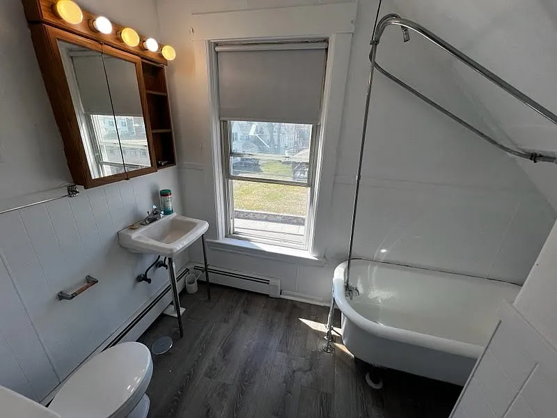 1 bed, 1000 sqft, $1,450 — Photo 2