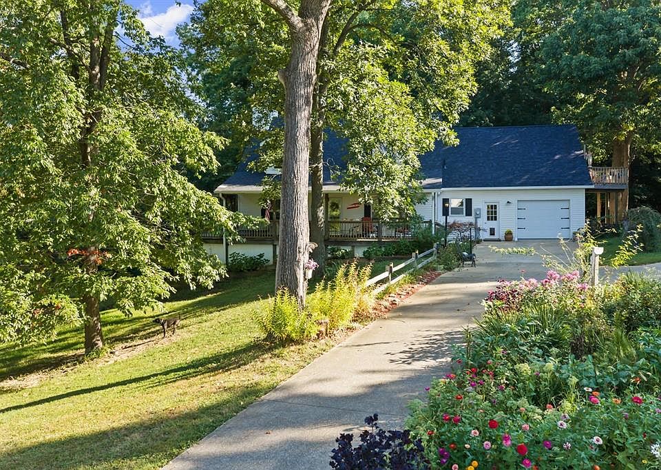 1st image of 2444 Pellville Rd