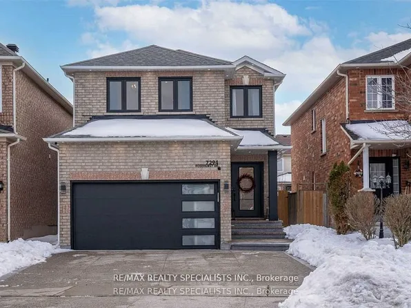 7294 Rosehurst Dr Unit 2, Mississauga, ON L5N 8H1