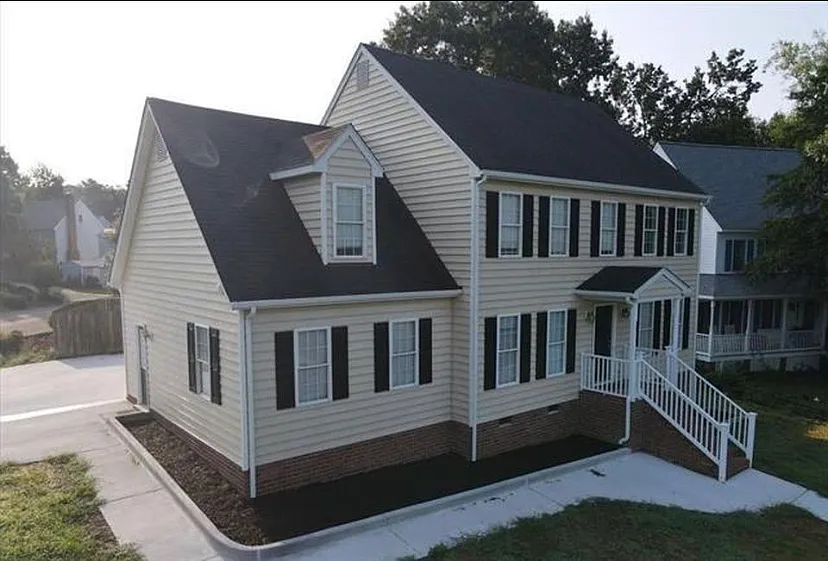 5 bed, 3.5 bath, 2394 sqft, $3,400 — Photo 3