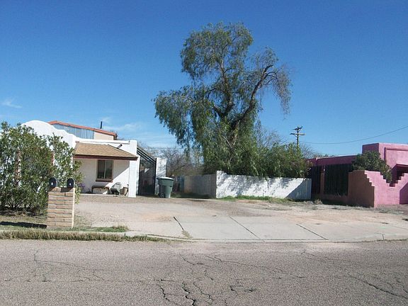 3rd image of 2510 N Goyette Ave #22