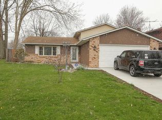 5516 S Nantucket Dr, Lorain, OH 44053