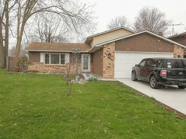 5516 S Nantucket Dr, Lorain, OH 44053