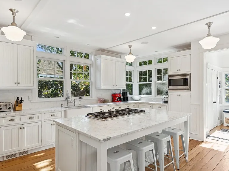 86 Hampton St — Photo 10