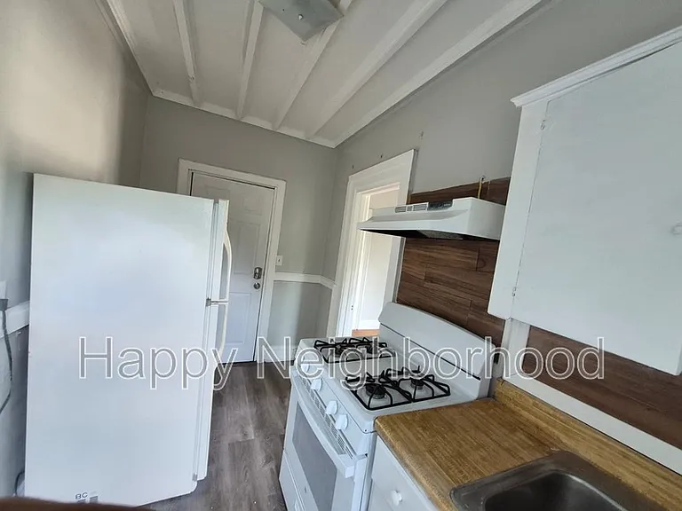 216 E Main St #7 — Photo 12