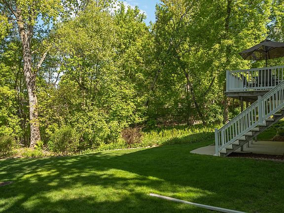 5th image of 15112 Chestnut Cir