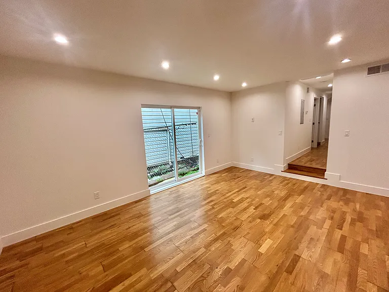 1379 Revere Ave #B — Photo 34