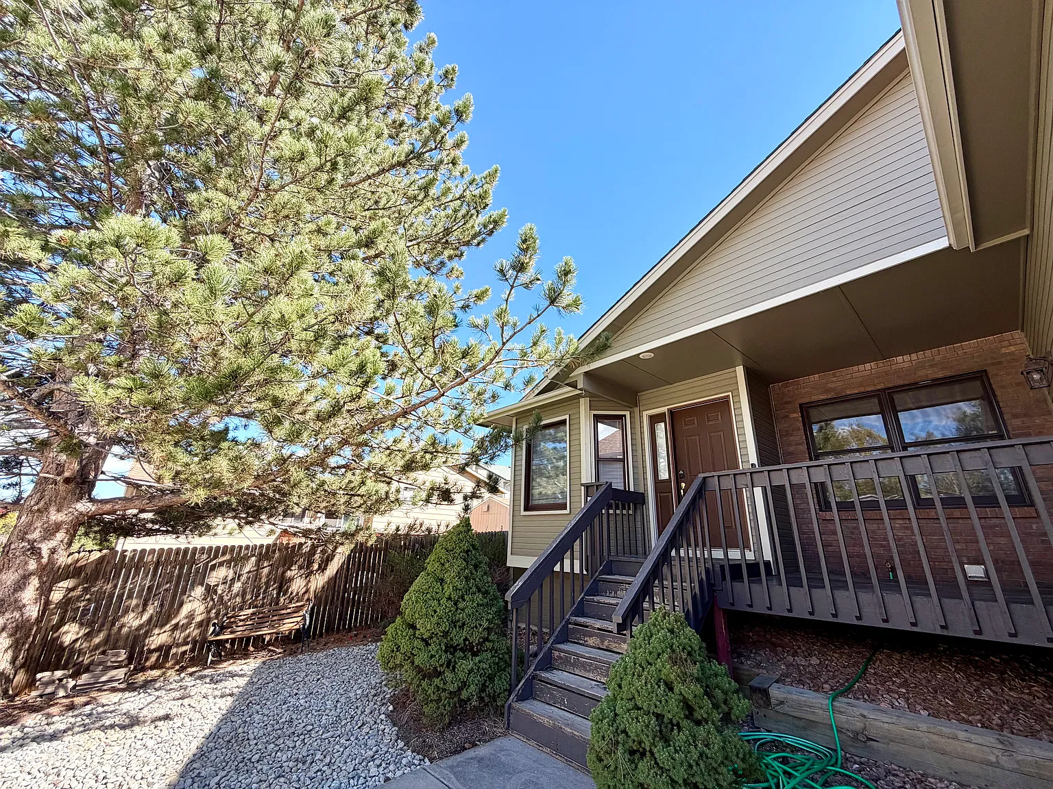 5 bed, 3500 sqft, $2,400 — Photo 2