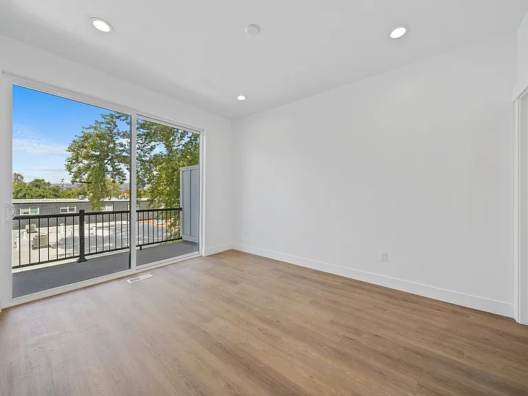 4429 S Fairbourne Ave #102 — Photo 15