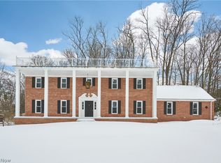 8712 Bradford Ln, Brecksville, OH 44141