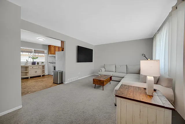 7305 W 75th St — Photo 5