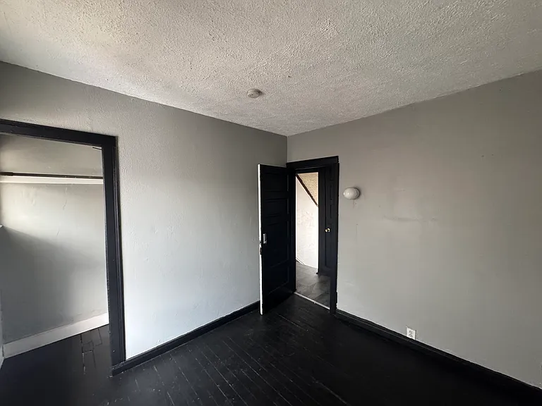 9808 Columbia Ave — Photo 8