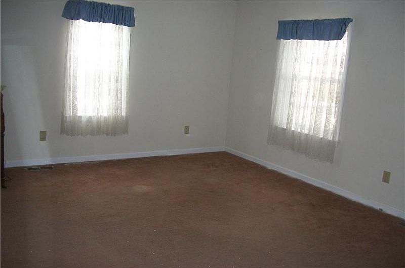 1st image of 2872 Boyd Ave