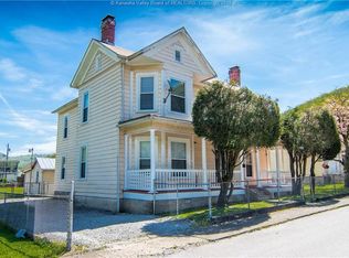 181 Walnut St, East Bank, WV 25067