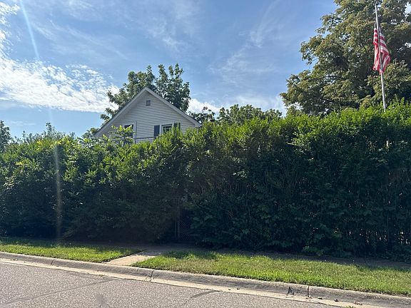 2nd image of 165 Bruce St