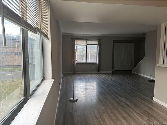 5th image of 213 Thompson St Unit A