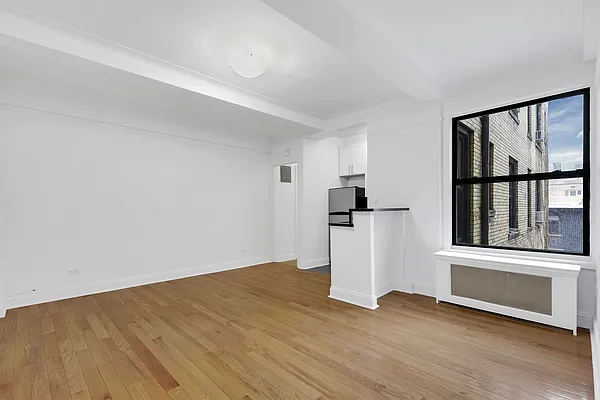 Rented by Cooper & Cooper Real Estate | media 11