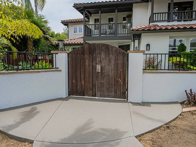 341 Calle De Adele — Photo 69
