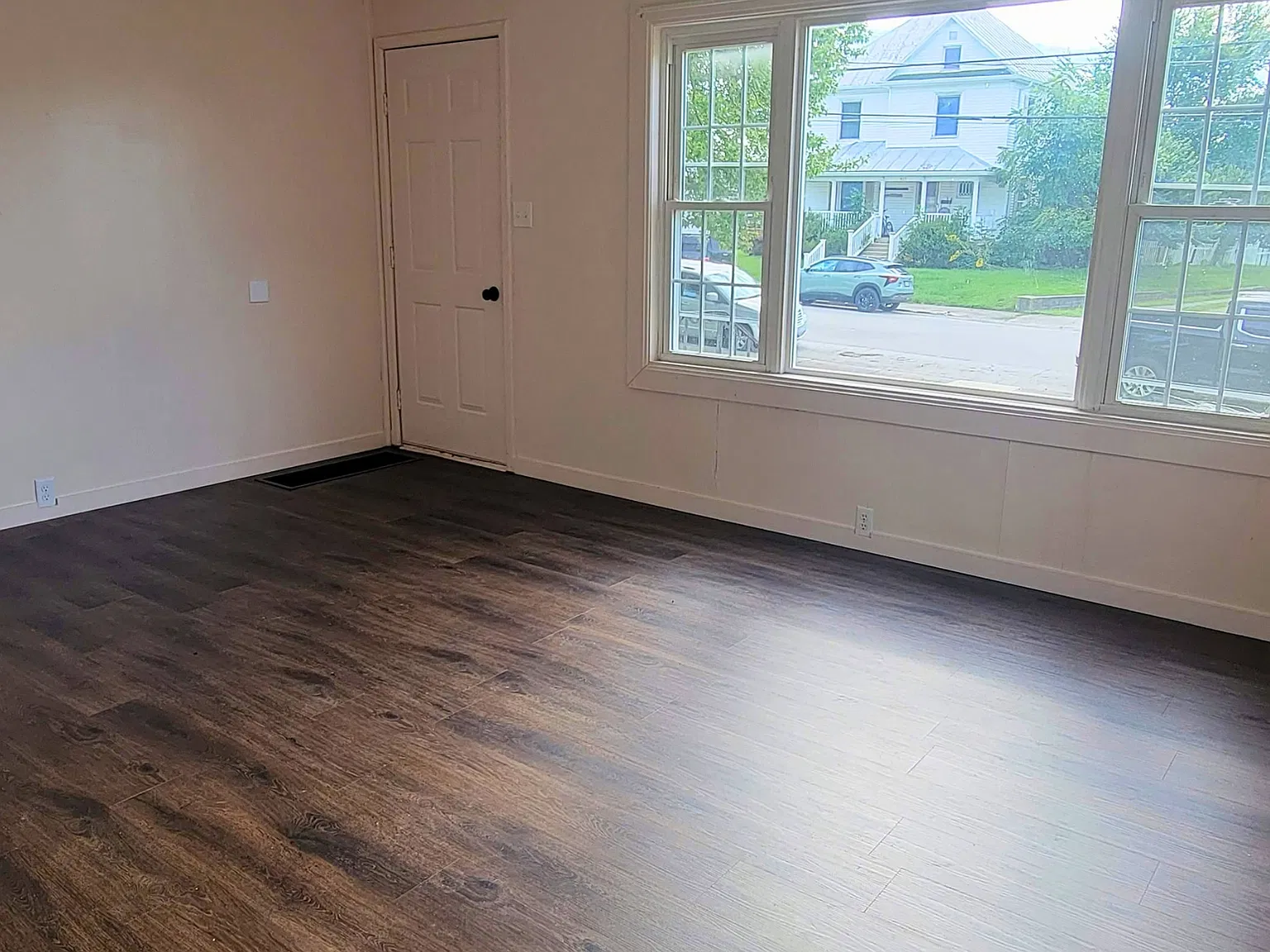 2 Bedroom, 1 Bath House — Photo 4