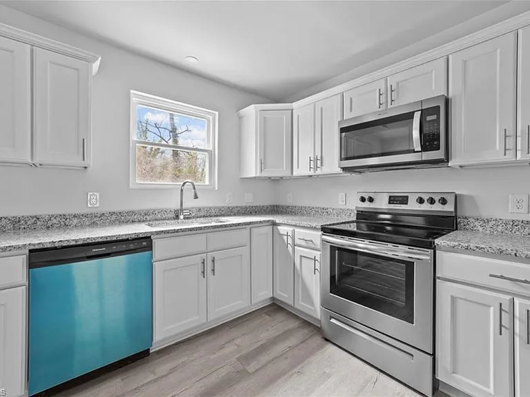 3902 Fairall Dr — Photo 12