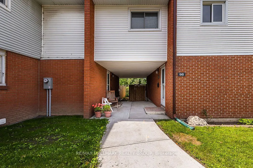 4 bed, $2,295 — Photo 2