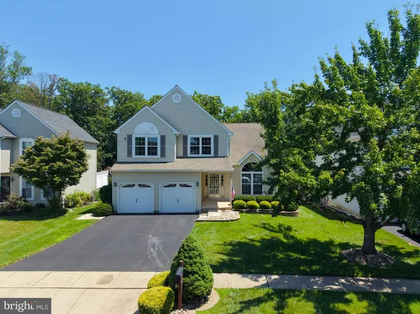 230 Forest Park Dr, Chalfont, PA 18914
