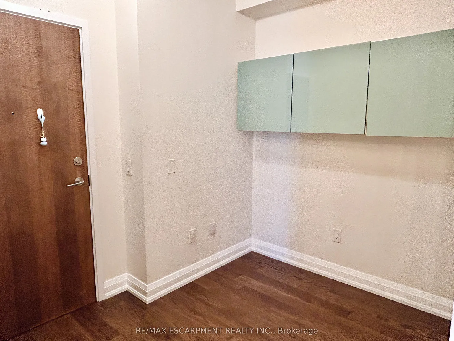 3 bed, $3,000 — Photo 4