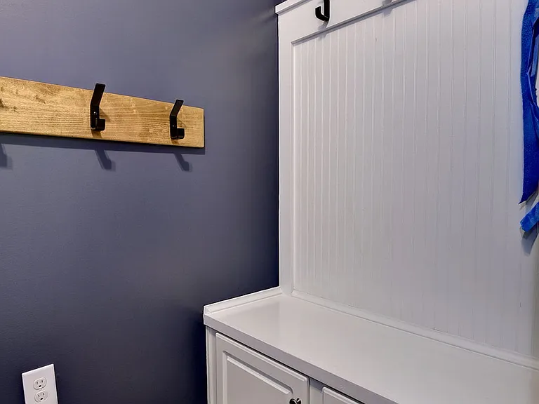 515 Clements Mill Trce — Photo 2