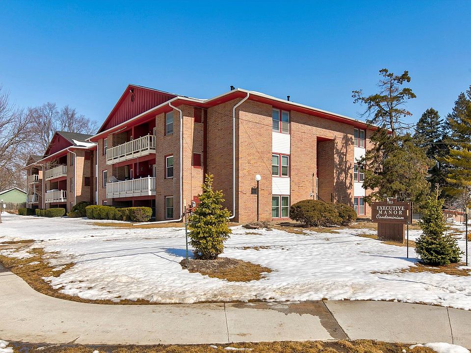 1st image of 7815 Douglas Ave APT 108