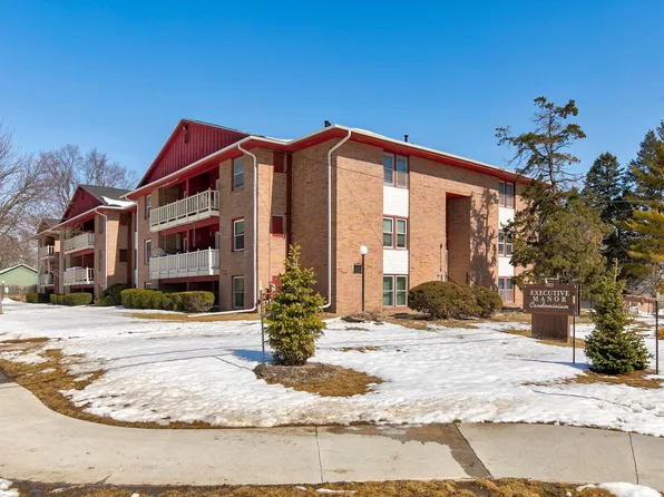 7815 Douglas Ave APT 108, Urbandale, IA 50322