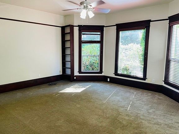 5th image of 3722 Oakes Ave Unit 1
