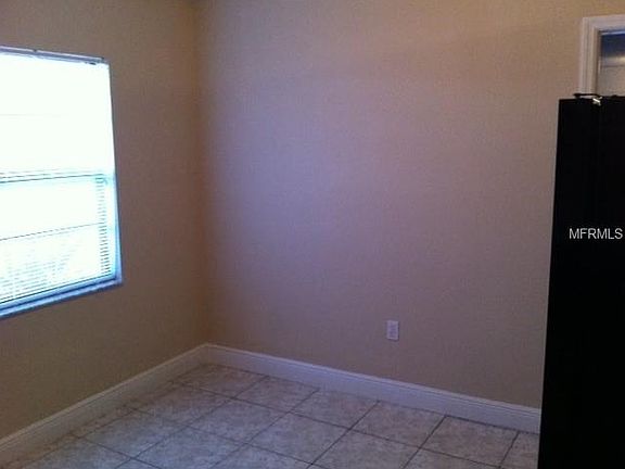 3rd image of 307 Montgomery Ct