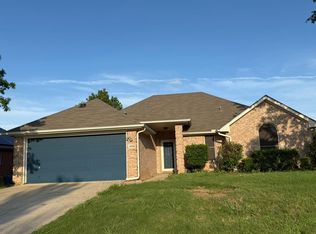 2902 Hollis Dr, Corinth, TX 76210
