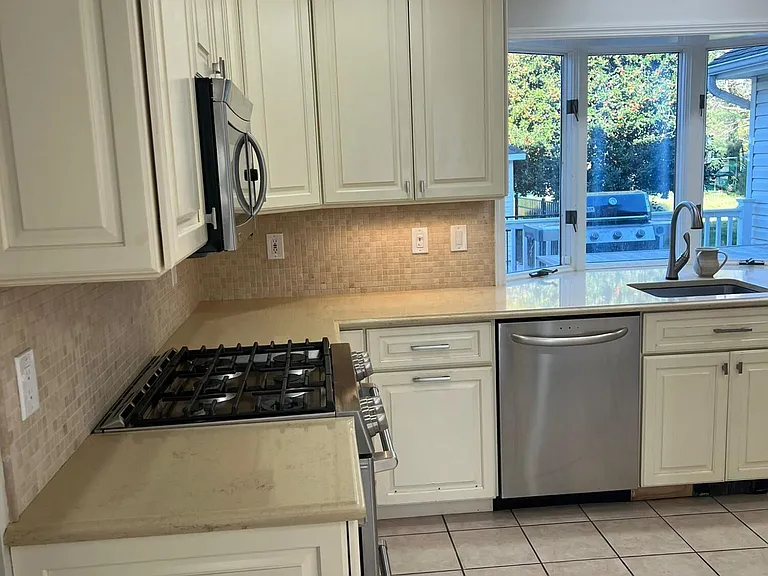 1578 N Bay Ave — Photo 25