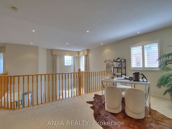 5th image of 8 Twin Streams Rd