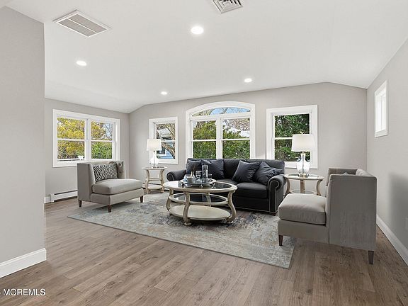 4th image of 139 Torrey Pines Drive