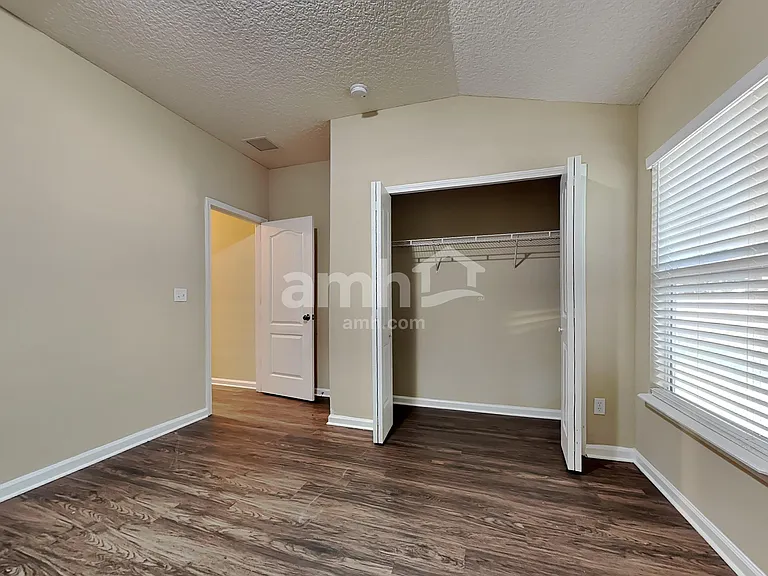 9426 Staplehurst Dr S — Photo 21