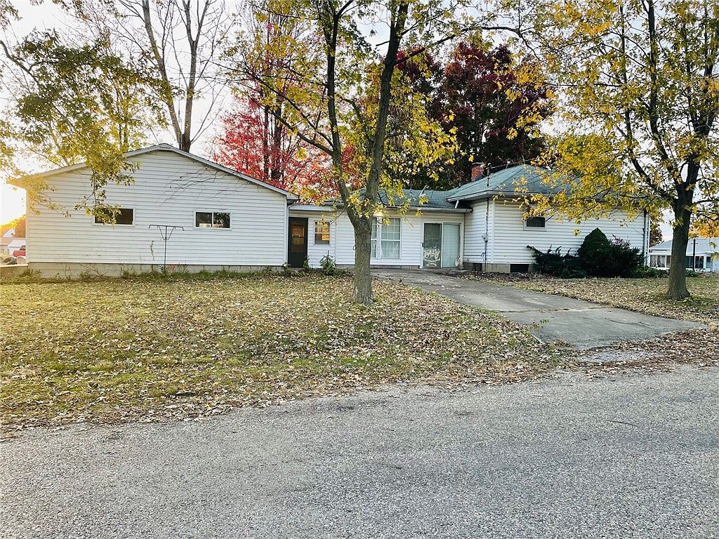 221 W Main St, Stewardson, IL 62463 Zillow