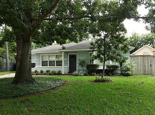 4516 Maple St, Bellaire, TX 77401