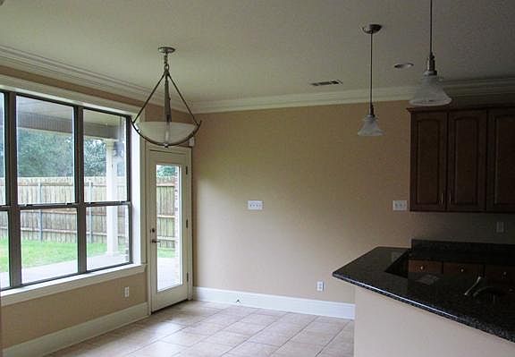 3rd image of 104 Riverwood Dr