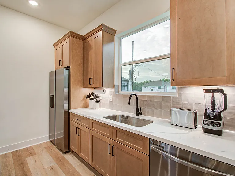 3311 Daphne St — Photo 15