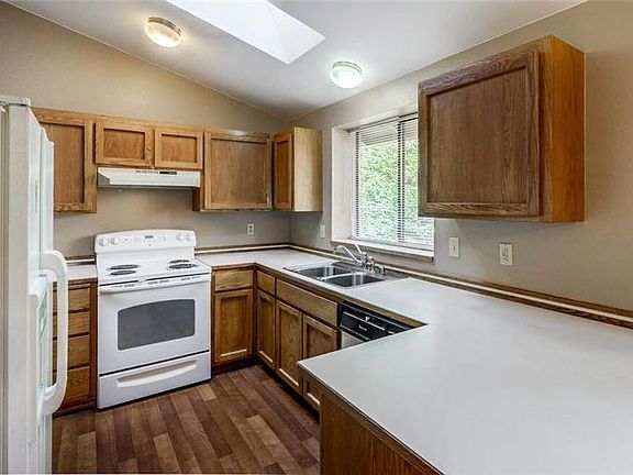 4th image of 5223 169th Pl SW