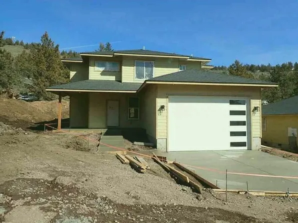1185 Orange Blossom Dr, Klamath Falls, OR 97601