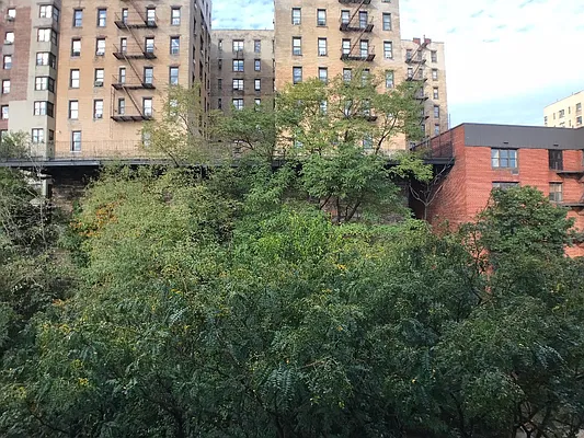 Rented by Sovereign Associates | media 2