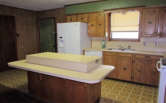 3rd image of 204 County Road 3460