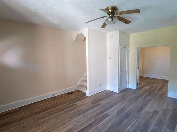 4th image of 2302 Murray Ave