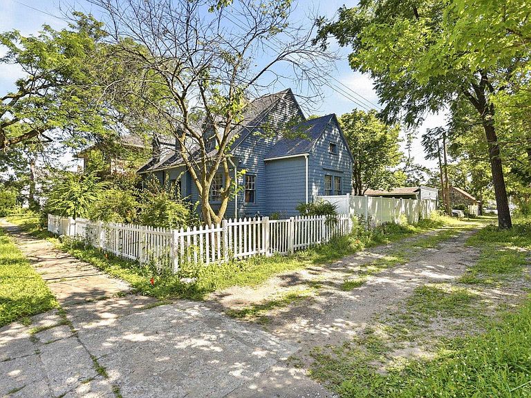 Listing photo 5